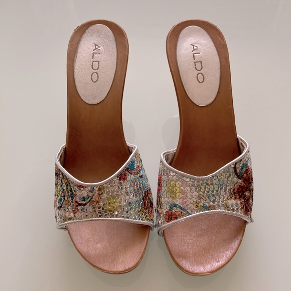 EUC - Aldo sequin open toe sandals. Size 39/8. Made in Italy. - Picture 2 of 4